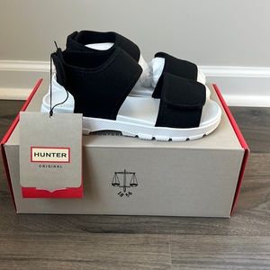 NWT Big Kids Hunter Sandals